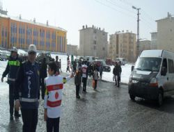 170 öğrenciye trafik görevi